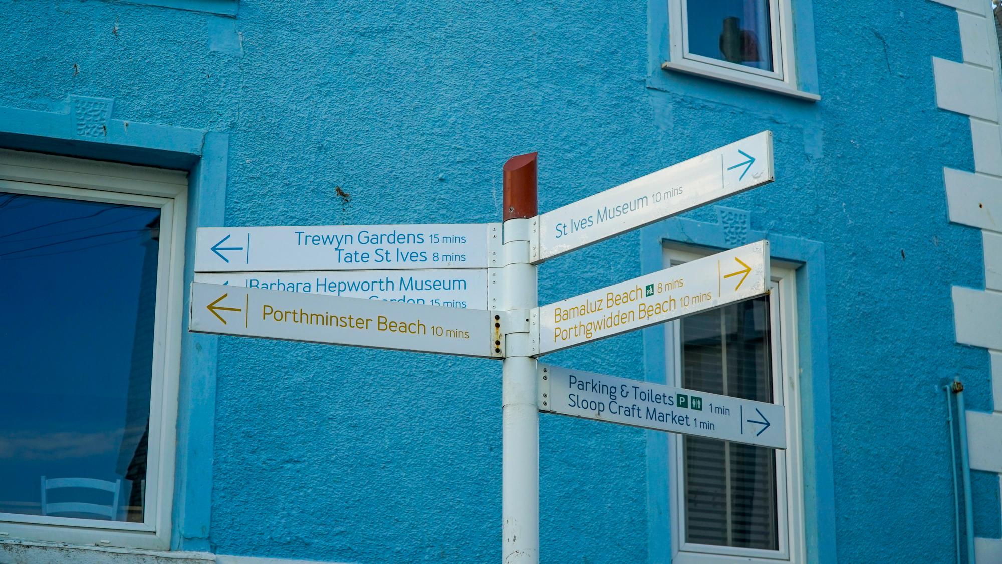 St Ives Sign Post