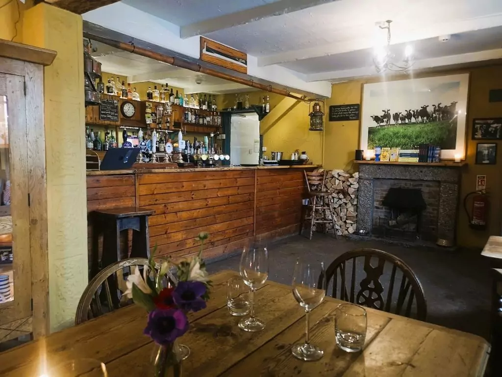gurnards head inside of the pub