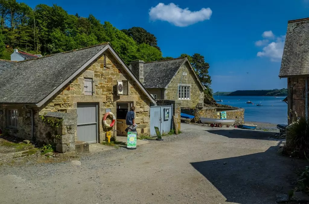 Glendurgan beach
