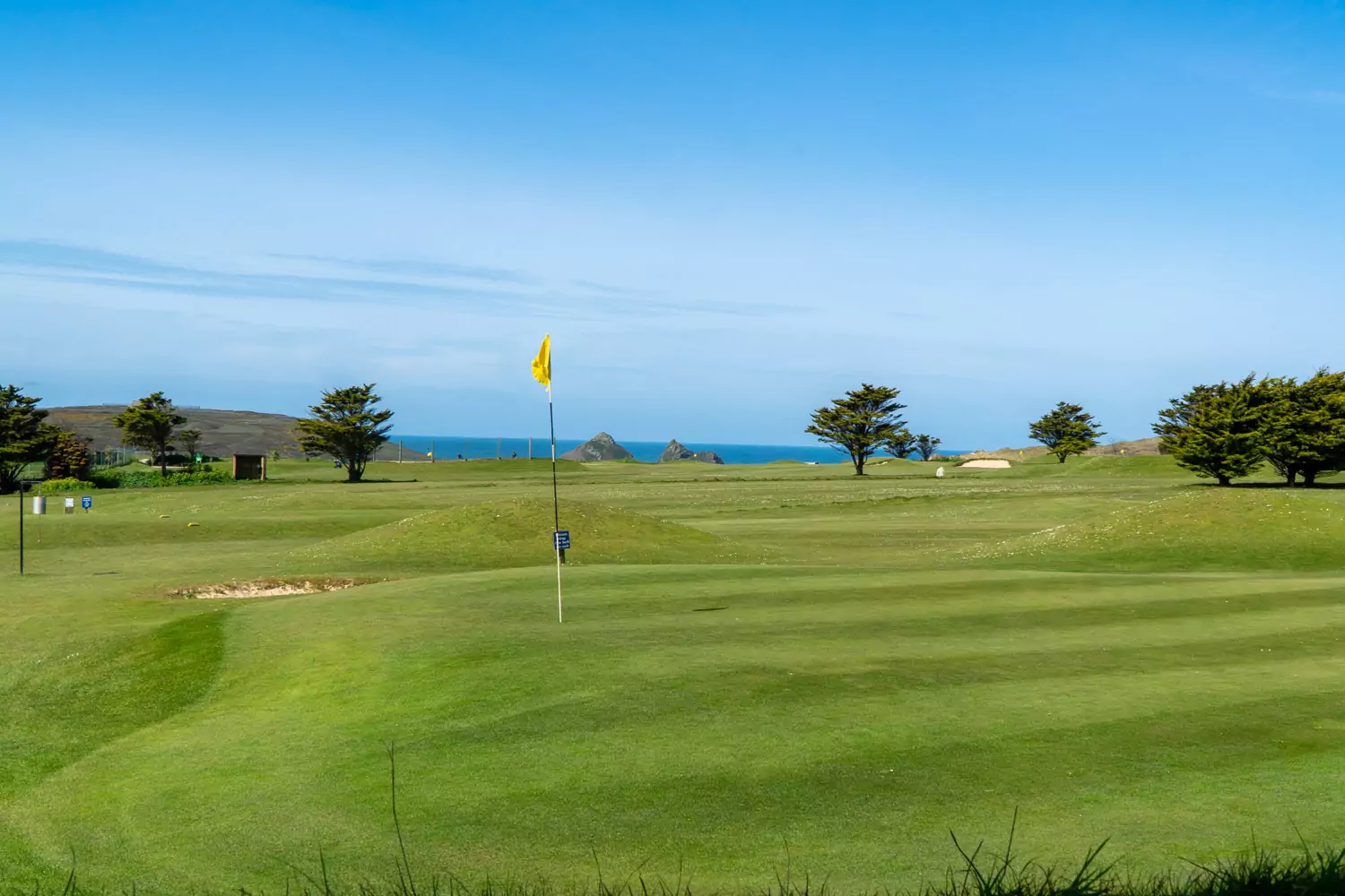 Holywell bay golf course in Cornwall on the front 9 green