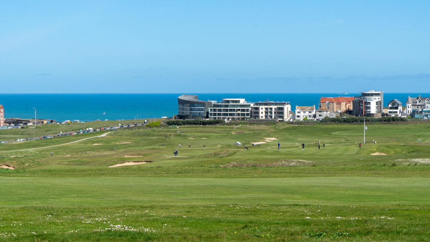 Newquay Golf Course wide shot of course